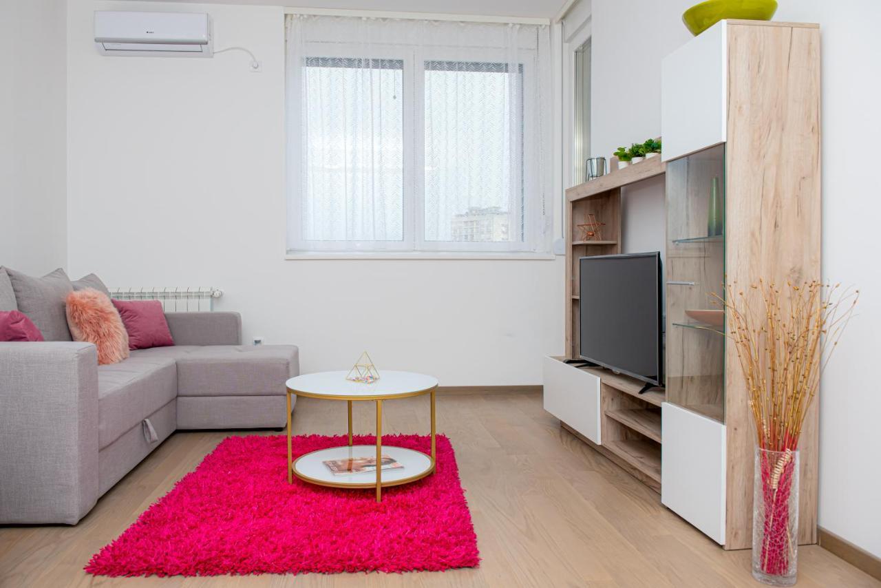 Lust Premium Apartments Kragujevac Luaran gambar