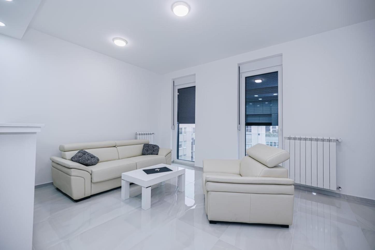 Lust Premium Apartments Kragujevac Luaran gambar